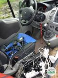 Dobíjení baterií v autě